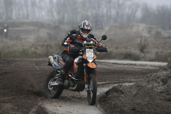 Картинка мотоциклы ktm эндуро мотоцикл гоночный спорт британские грязь бездорожье костюм шлем