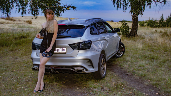 Обои картинки фото автомобили, -авто с девушками, lada, vesta, sw