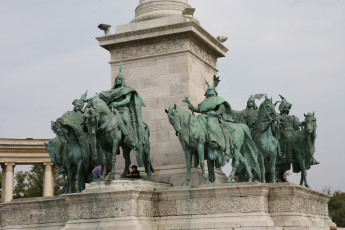 обоя будапешт, авторvarvarra, города, венгрия, лошади, люди, фигуры, памятник