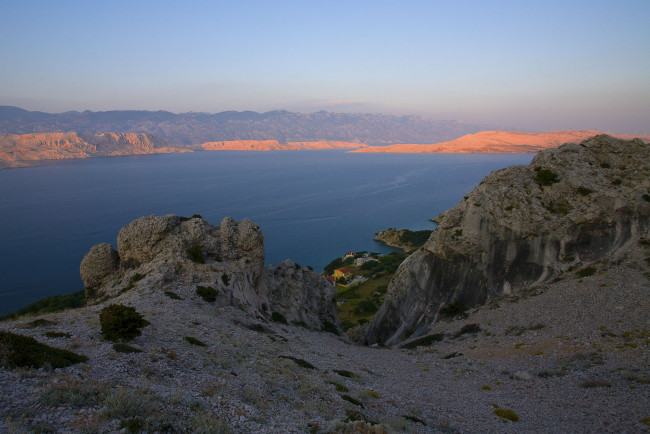 Обои картинки фото хорватия, природа, побережье, море, дома, скалы, горы