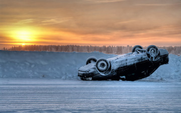 Картинка автомобили unsort авария снег зима закат