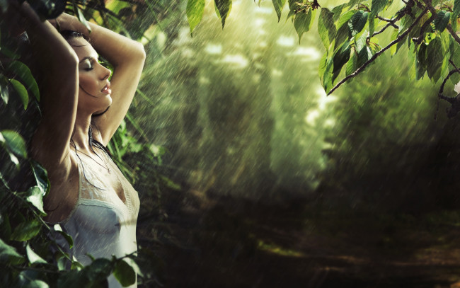 Обои картинки фото девушки, -unsort , брюнетки,  шатенки, дождь, природа, девушка