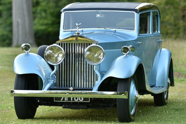 Обои картинки фото rolls-royce phantom ii continental 711yug 1933, автомобили, классика, 1933, 711yug, continental, ii, phantom, rolls-royce