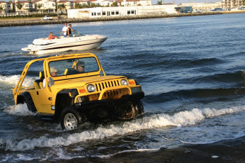 Картинка автомобили jeep gator