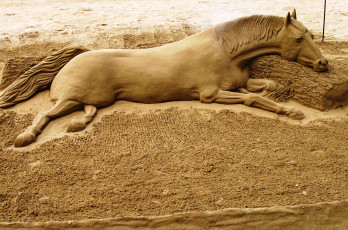 Картинка разное фигуры из песка льда снега лошадь конь песок скульптура