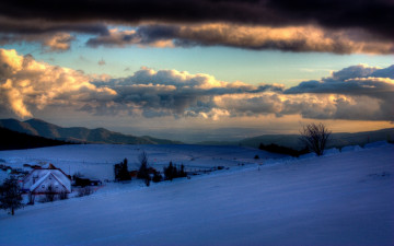 обоя природа, зима, облака, дом, горах, вечер