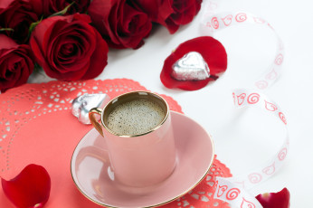 Картинка еда кофе +кофейные+зёрна конфеты лепестки розы