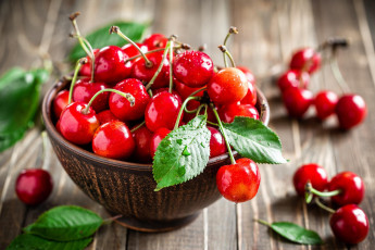 Картинка еда вишня +черешня капли ягоды вишни миска
