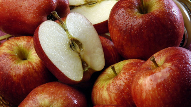 Обои картинки фото еда, Яблоки, макро, капли, яблоки