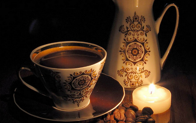 Обои картинки фото еда, кофе,  кофейные зёрна, свеча, зерна, чашка, кофейник