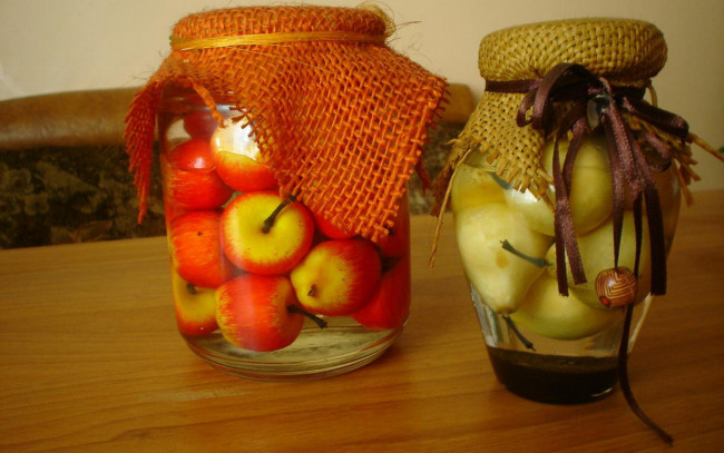 Обои картинки фото еда, фрукты, ягоды, банки, яблоки, груши, моченья
