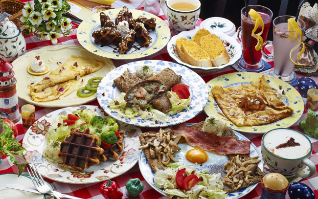Обои картинки фото еда, разное, салат, коктейль, блюда, блины, яичница, ассорти, вафли, кофе