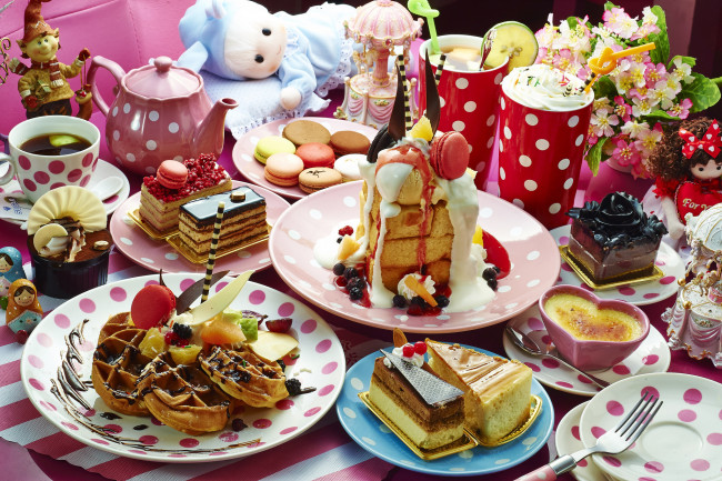 Обои картинки фото еда, разное, макаруны, десерты, пирожное, вафли, торт, ассорти, чай, коктейль, чайник, ягоды