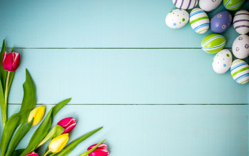 Картинка праздничные пасха весна wood decoration spring happy яйца крашеные tulips тюльпаны easter цветы eggs flowers colorful