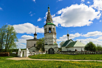 Картинка города -+православные+церкви +монастыри церковь бориса и глеба суздаль россия храм трава ограда колокольня