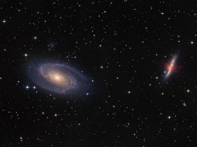 Обои картинки фото m81, против, m82, космос, галактики, туманности