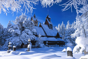 Картинка города католические соборы костелы аббатства дом снег зима