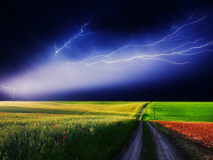 Картинка природа молния +гроза гроза небо поле дорога краски стихия