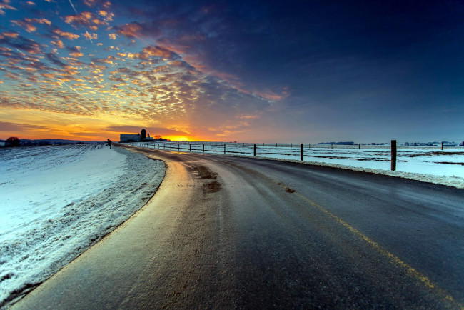 Обои картинки фото природа, дороги, закат, дорога, небо, облака, снег