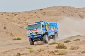 Картинка автомобили камаз пустыня ралли грузовик