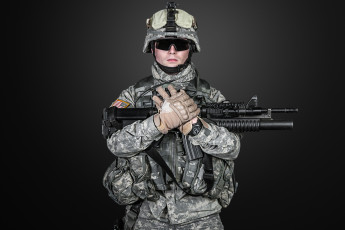 Картинка оружие армия спецназ шлем перчатки камуфляж очки солдат автомат