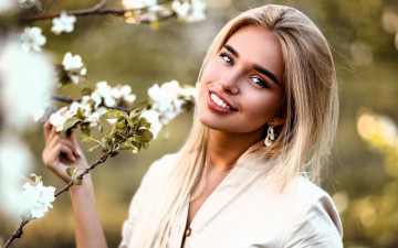 Картинка девушки -+лица +портреты блондинка лицо весна цветение
