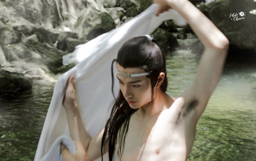 Картинка мужчины wang+yi+bo актер полотенце съемки источник