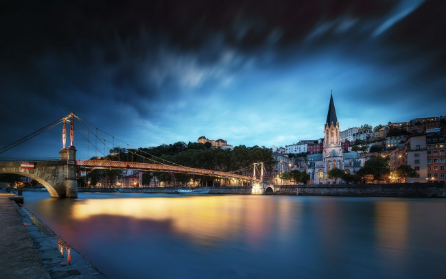 Обои картинки фото города, лион , франция, вечер, река, огни, мост