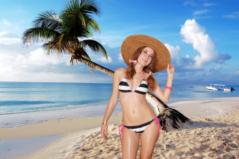 Картинка девушки -+рыжеволосые+и+разноцветные пальма пляж бикини шляпа