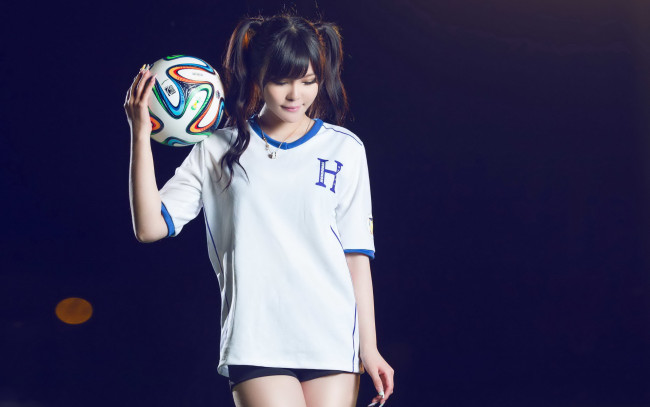 Обои картинки фото девушки, -unsort , азиатки, мяч, фон