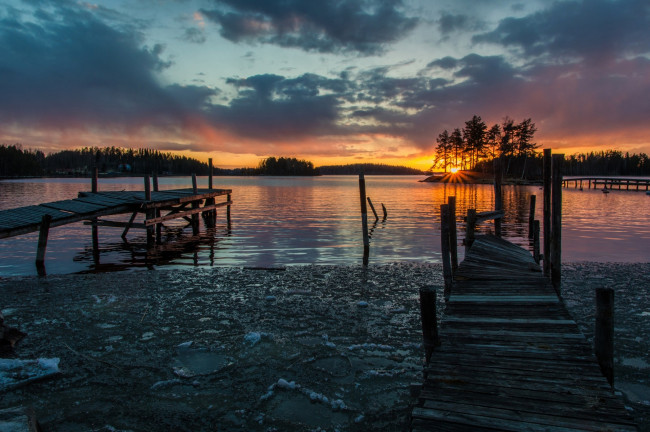 Обои картинки фото финляндия, природа, реки, озера, водоем, мостики, лед, закат, деревья