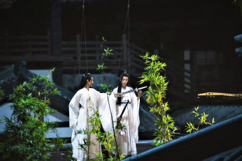 Картинка разное знаменитости ван ибо сяо чжань костюмы меч крыши
