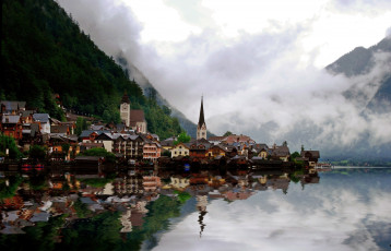 Картинка города пейзажи озеро туман горы дома шпиль