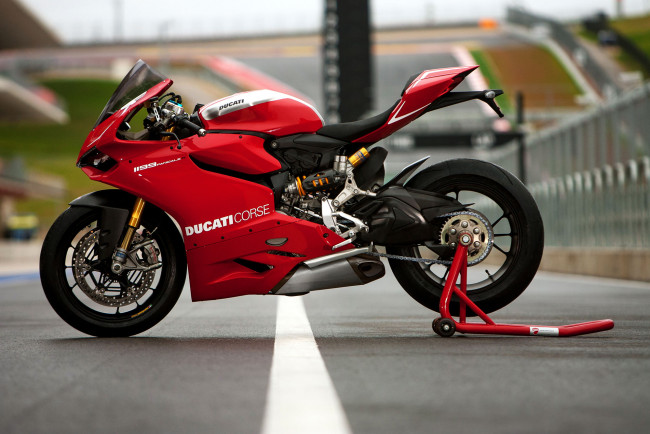 Обои картинки фото мотоциклы, ducati, panigale, r, 1199, superbike, 2013