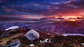 Картинка природа восходы закаты цветы камни ирландия пейзаж вершина горы вид закат солнце трава облака
