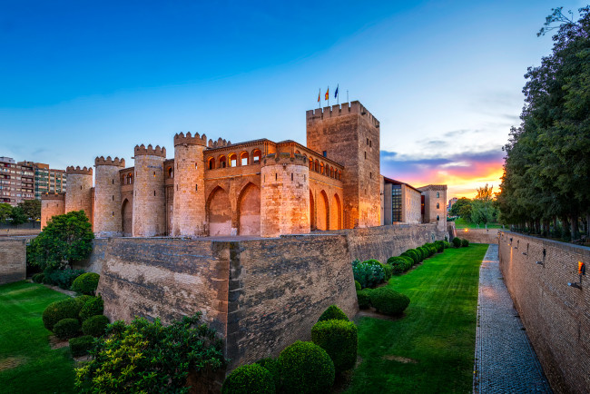 Обои картинки фото aljaferia palace, города, - дворцы,  замки,  крепости, дворец