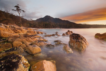 Картинка freycinet national park tasmania australia природа побережье море горы берег