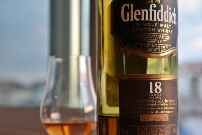 Обои картинки фото whisky, бренды, glenfiddich, алкоголь, виски