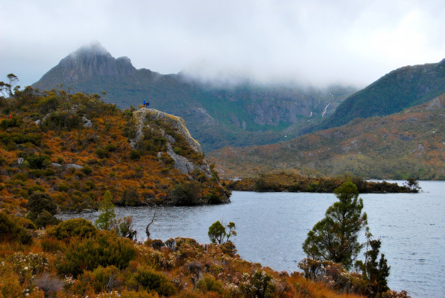 Обои картинки фото tasmania, австралия, природа, реки, озера, озеро, дымка, горы