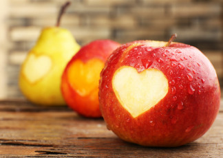 Картинка еда фрукты +ягоды сердце яблоко фрукт