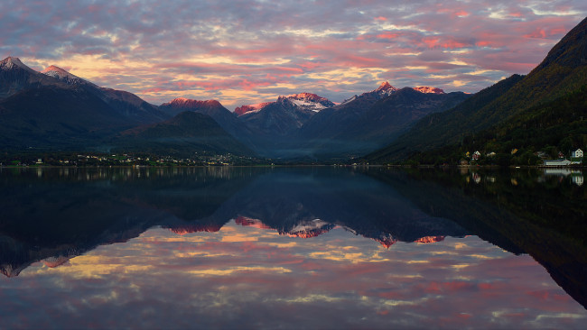 Обои картинки фото природа, реки, озера, отражения, фьорд, свет, пики, горы, норвегия