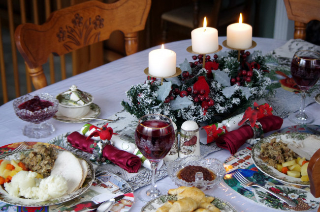 Обои картинки фото праздничные, сервировка, праздник, вино, свечи