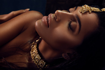 Картинка priyanka+karunakaran девушки priyanka karunakaran bollywood девушка красавица индианка индия красотка актриса модель брюнетка смуглая темнокожая наряд макияж