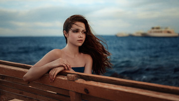 Картинка девушки ксения+кокорева море скамейка ветер