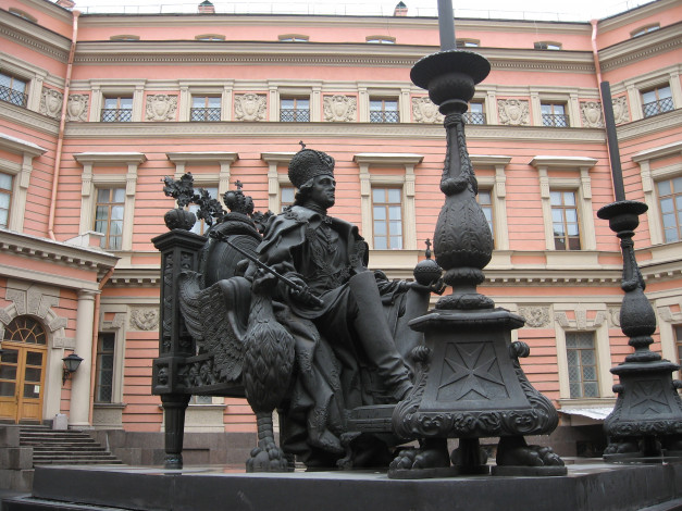 Обои картинки фото памятник, павлу, города, санкт, петербург, петергоф, россия, михайловский, замок