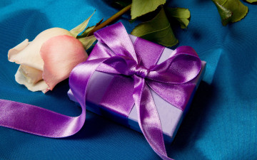Картинка праздничные подарки коробочки роза подарок бантик
