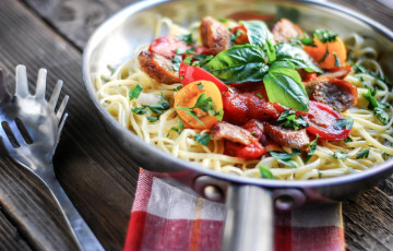 обоя еда, макаронные, блюда, спагетти, базилик, помидоры