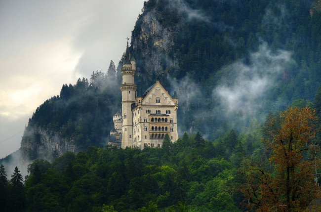 Обои картинки фото neuschwanstein - bavarian fairytale, города, замок нойшванштайн , германия, замок, горы