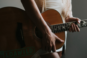 обоя музыка, -музыкальные инструменты, девушка, гитара