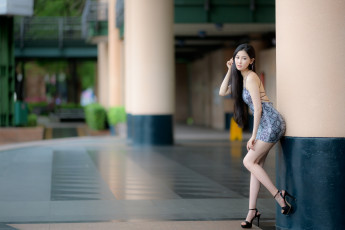 Картинка девушки -+азиатки азиатка модель женщины длинные волосы темные высокие каблуки